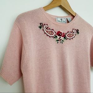 Vintage mauve short-sleeve sweater with floral appliqué